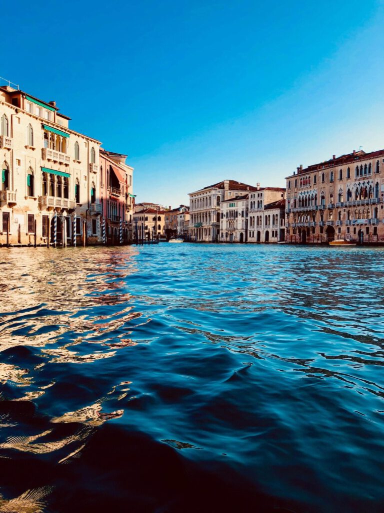 RES HBD insieme a TrustYou ha presentato i risultati della sua analisi sulla città di Venezia, premiando cinque strutture per la loro eccellente reputazione online. Le strutture premiate si sono distinte per diverse categorie, tra cui pulizia, servizio, qualità del cibo e molto altro.